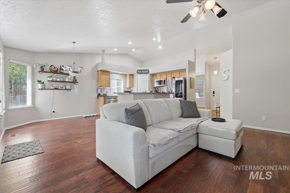 16846 N Gentry Dr, Nampa, Idaho 83687-4113, 3 Bedrooms, 2 Bathrooms, Residential For Sale, Price $379,000,MLS 98985755