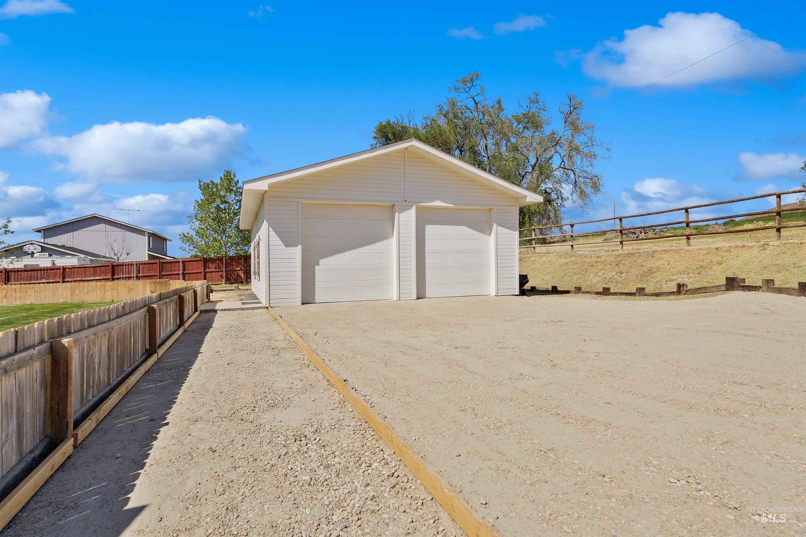 19876 Scotts Lane, Caldwell, Idaho 83607, 3 Bedrooms, 2.5 Bathrooms, Residential For Sale, Price $750,000,MLS 98985758