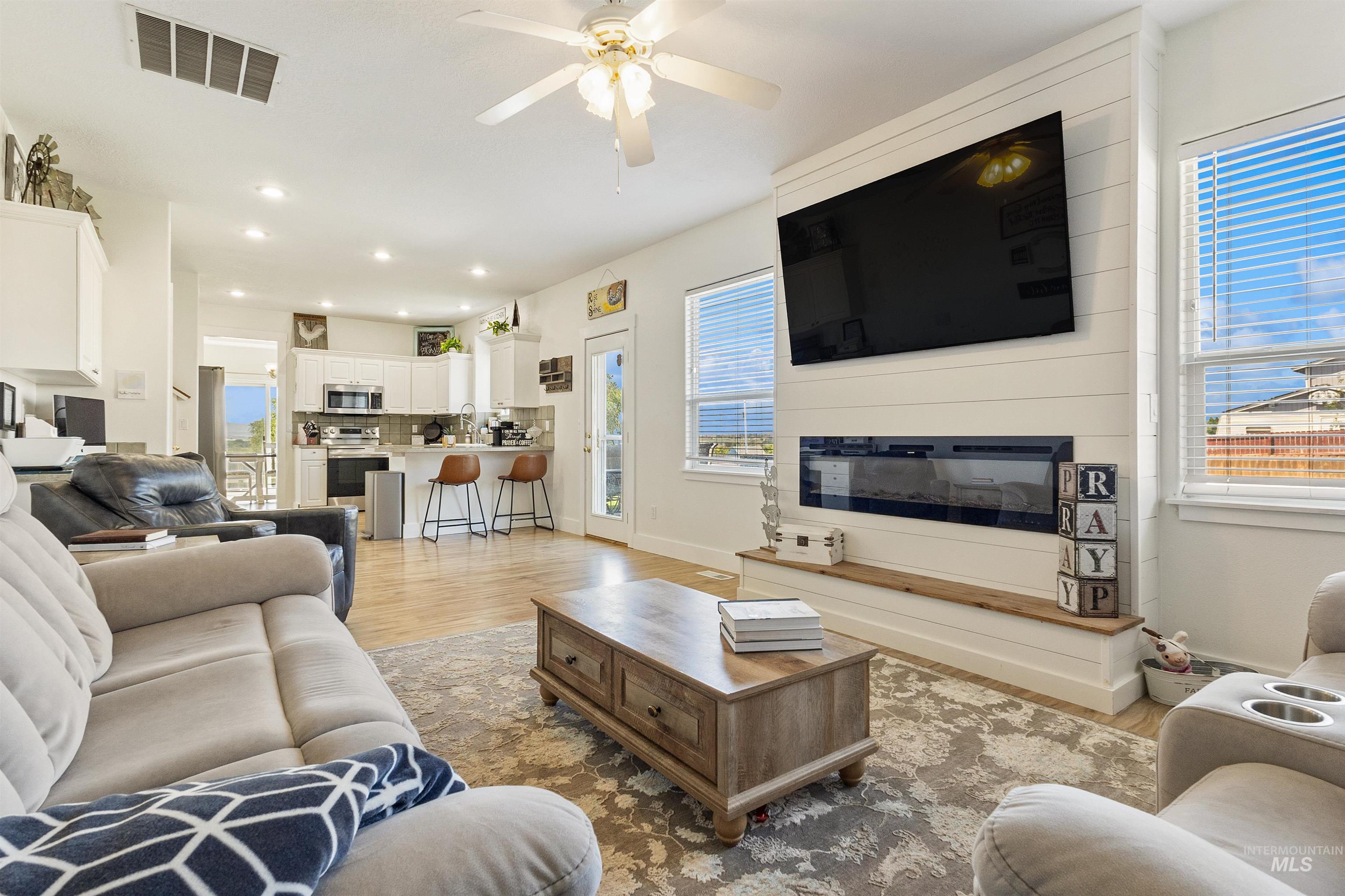 19876 Scotts Lane, Caldwell, Idaho 83607, 3 Bedrooms, 2.5 Bathrooms, Residential For Sale, Price $750,000,MLS 98985758