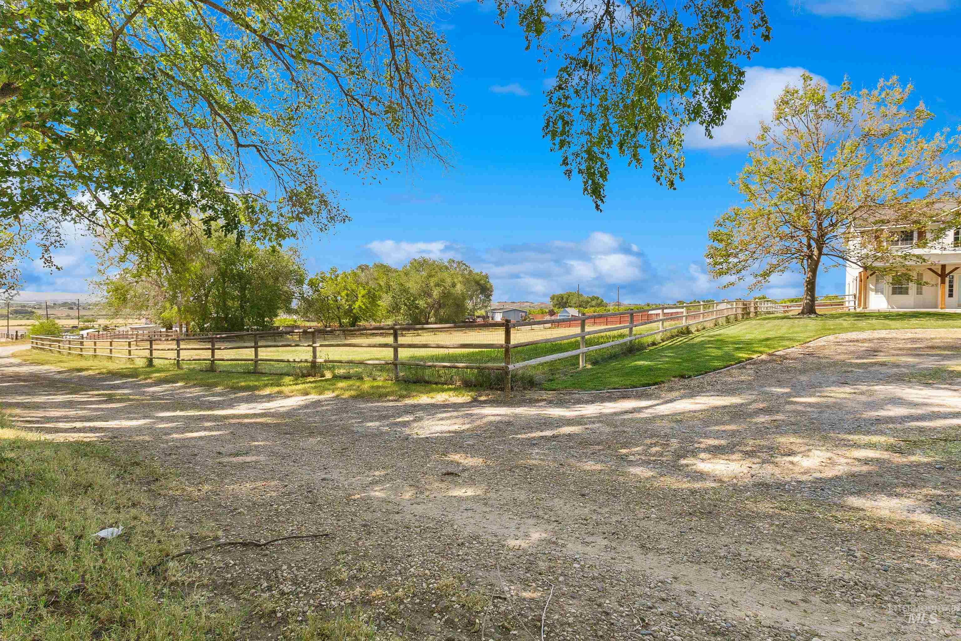 19876 Scotts Lane, Caldwell, Idaho 83607, 3 Bedrooms, 2.5 Bathrooms, Residential For Sale, Price $750,000,MLS 98985758