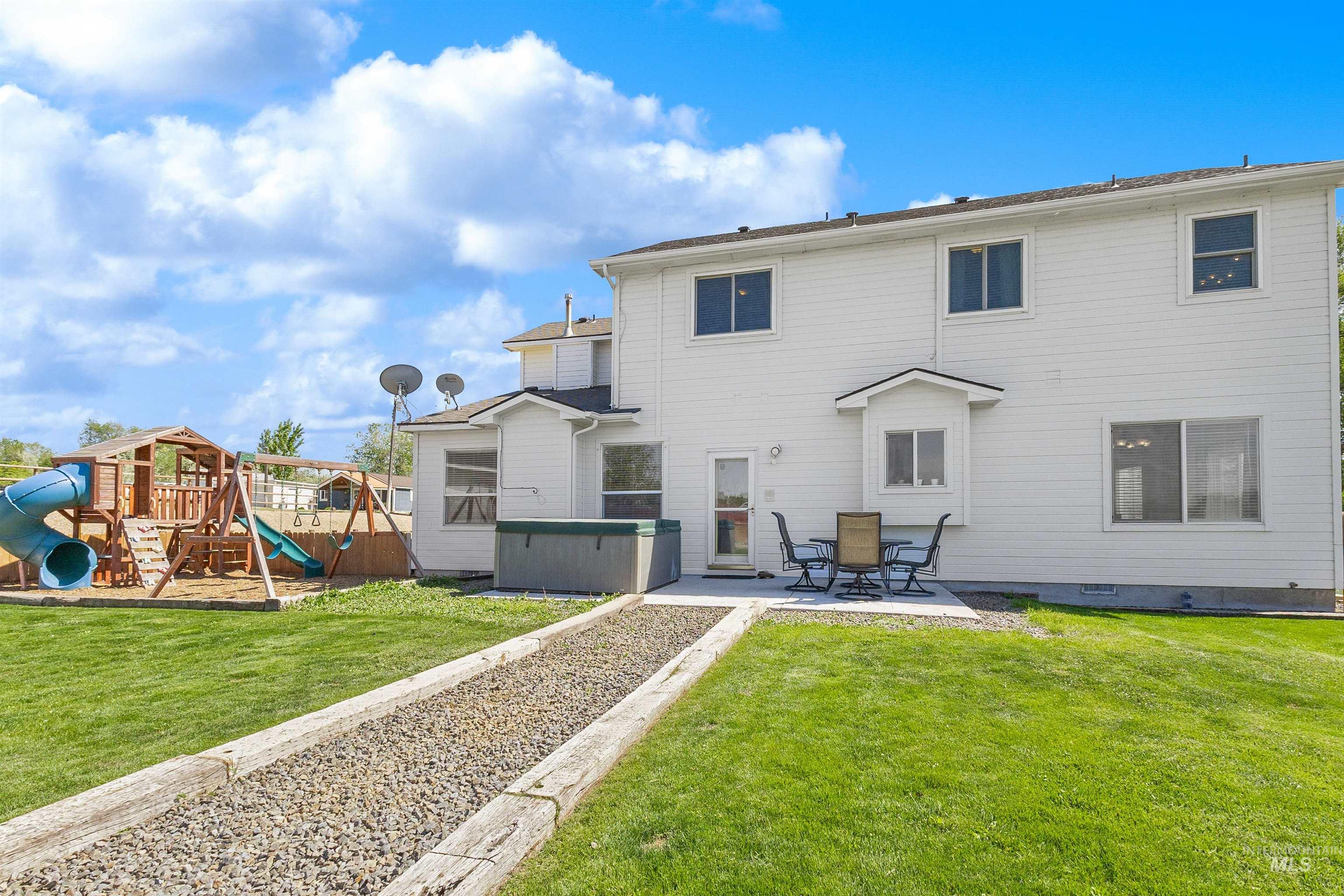 19876 Scotts Lane, Caldwell, Idaho 83607, 3 Bedrooms, 2.5 Bathrooms, Residential For Sale, Price $750,000,MLS 98985758