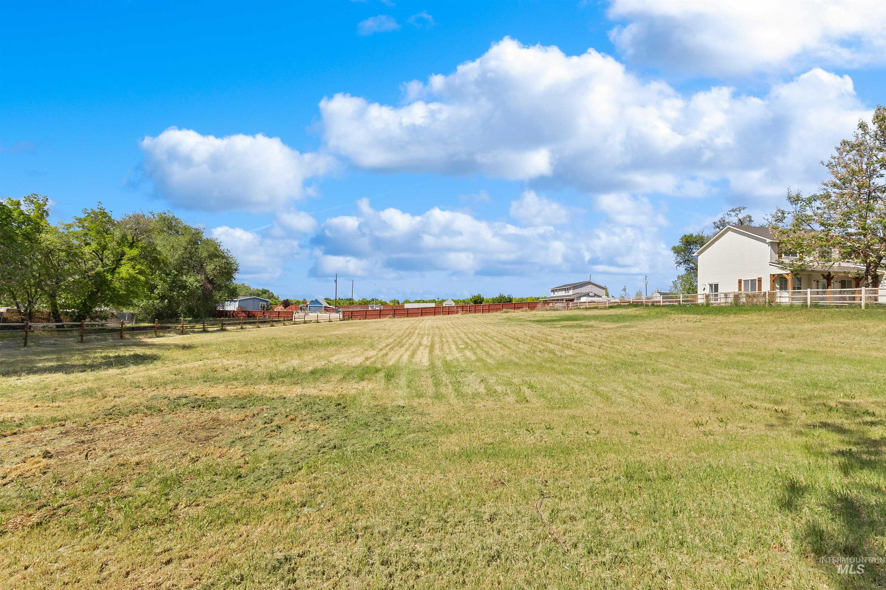 19876 Scotts Lane, Caldwell, Idaho 83607, 3 Bedrooms, 2.5 Bathrooms, Residential For Sale, Price $750,000,MLS 98985758