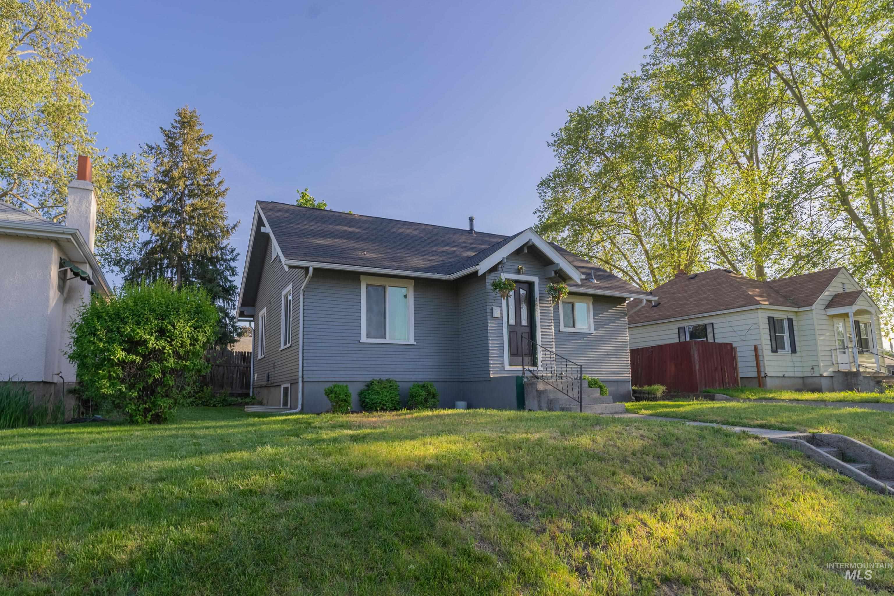 1606 13th ave., Lewiston, Idaho 83501, 3 Bedrooms, 2 Bathrooms, Residential For Sale, Price $329,777,MLS 98985760