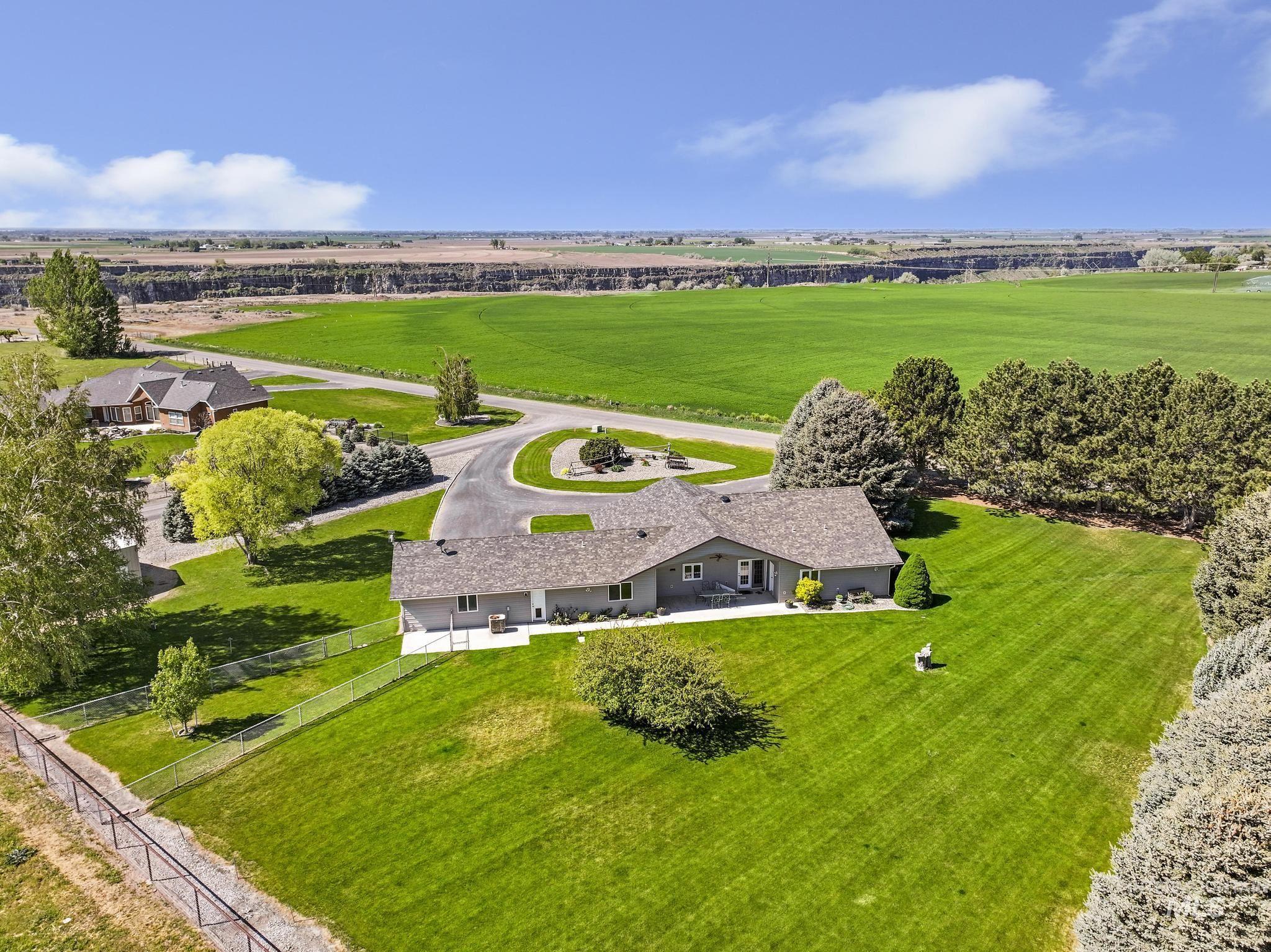 580 S 100 W, Jerome, Idaho 83338, 3 Bedrooms, 3 Bathrooms, Residential For Sale, Price $675,000,MLS 98985762