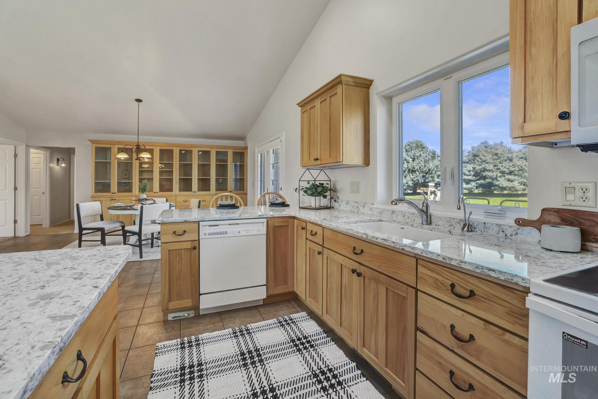 580 S 100 W, Jerome, Idaho 83338, 3 Bedrooms, 3 Bathrooms, Residential For Sale, Price $675,000,MLS 98985762