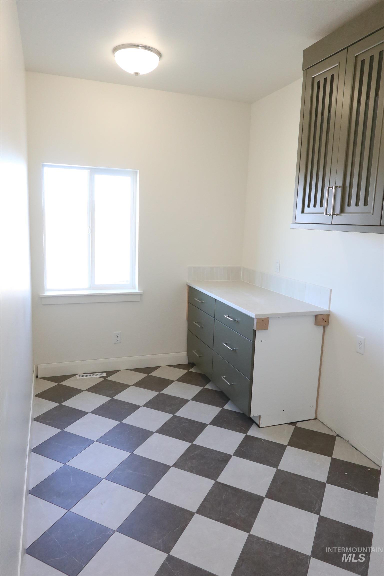 563 S 80 E, Jerome, Idaho 83338, 4 Bedrooms, 2.5 Bathrooms, Residential For Sale, Price $750,000,MLS 98985763