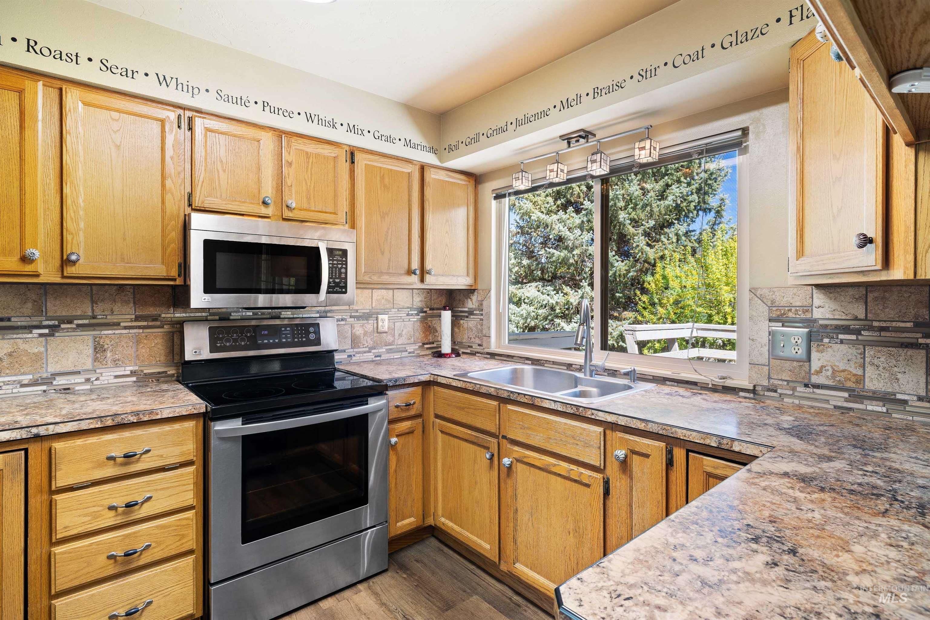 764 Meadows Dr., Twin Falls, Idaho 83301-3827, 4 Bedrooms, 2 Bathrooms, Residential For Sale, Price $339,900,MLS 98985766