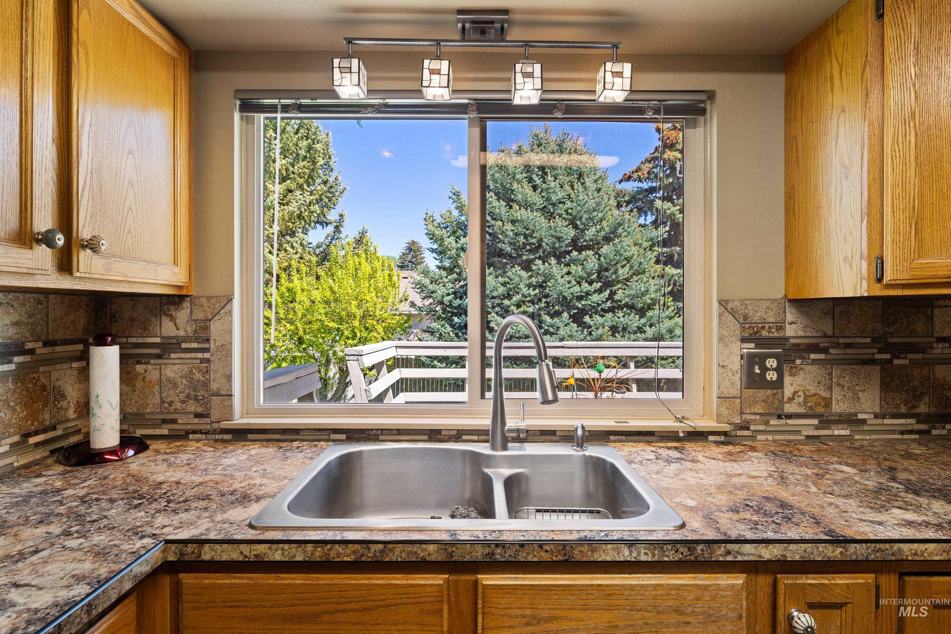 764 Meadows Dr., Twin Falls, Idaho 83301-3827, 4 Bedrooms, 2 Bathrooms, Residential For Sale, Price $339,900,MLS 98985766