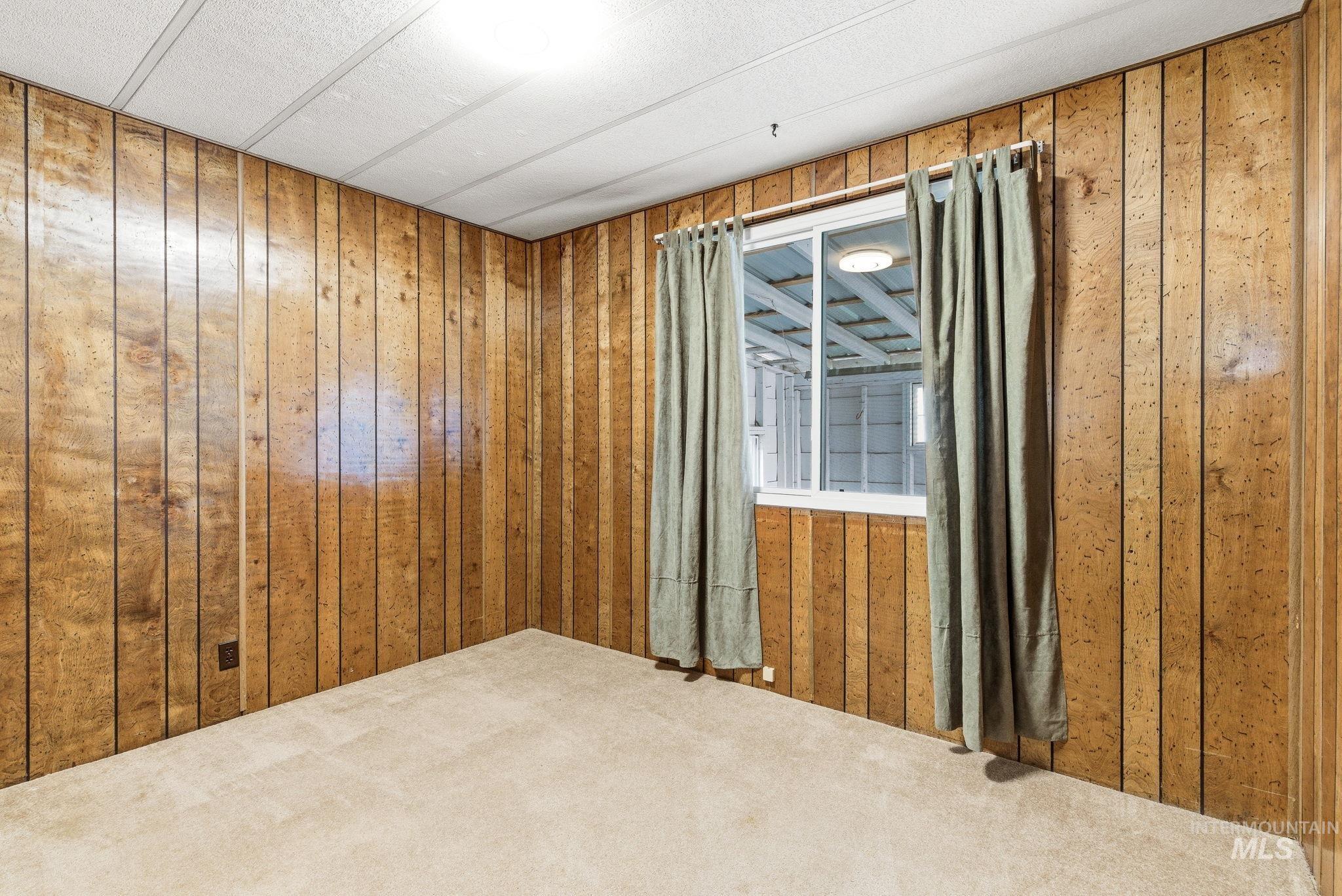 1401 N Midland Blvd, Nampa, Idaho 83651, 3 Bedrooms, 2 Bathrooms, Residential For Sale, Price $89,900,MLS 98985769