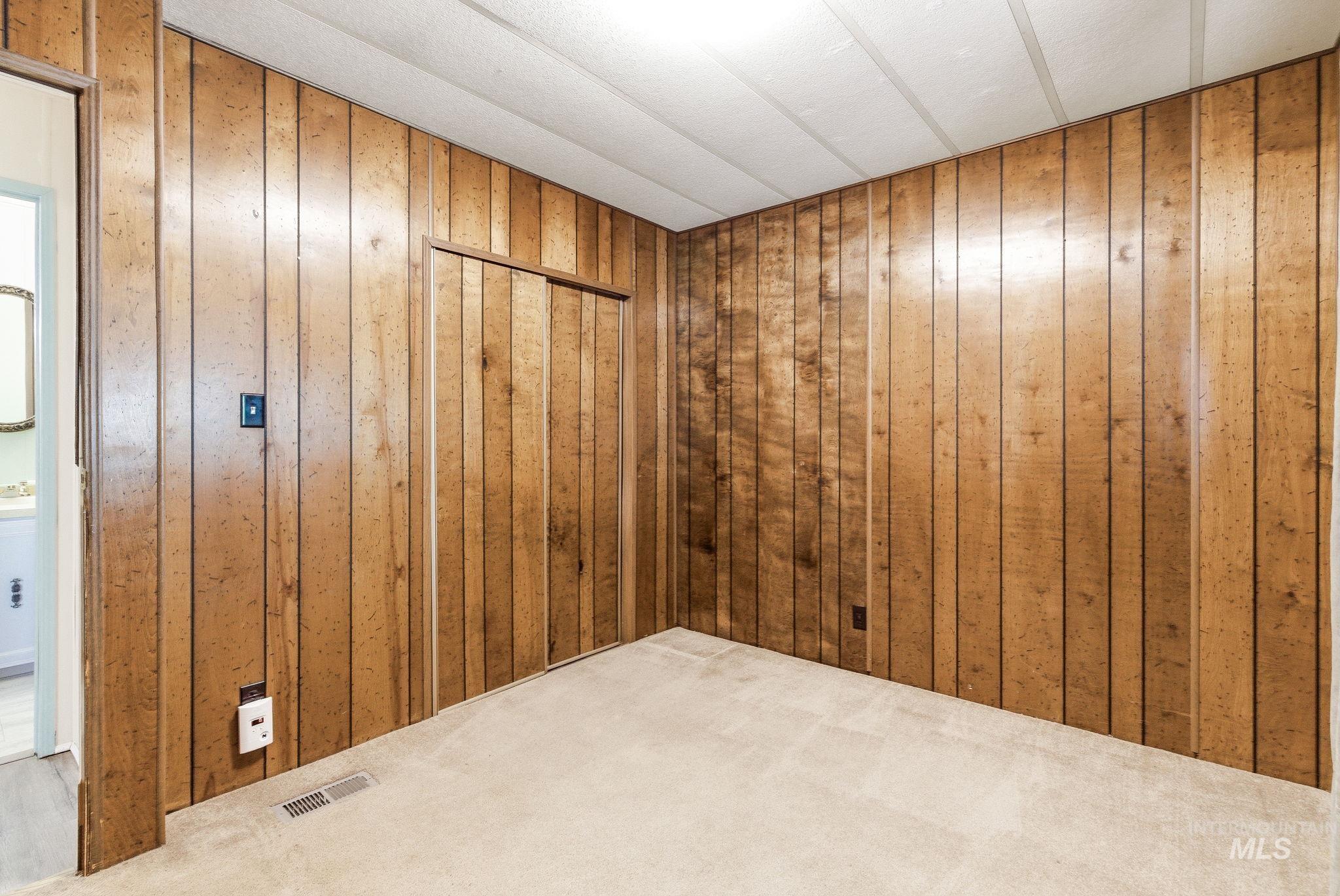 1401 N Midland Blvd, Nampa, Idaho 83651, 3 Bedrooms, 2 Bathrooms, Residential For Sale, Price $89,900,MLS 98985769