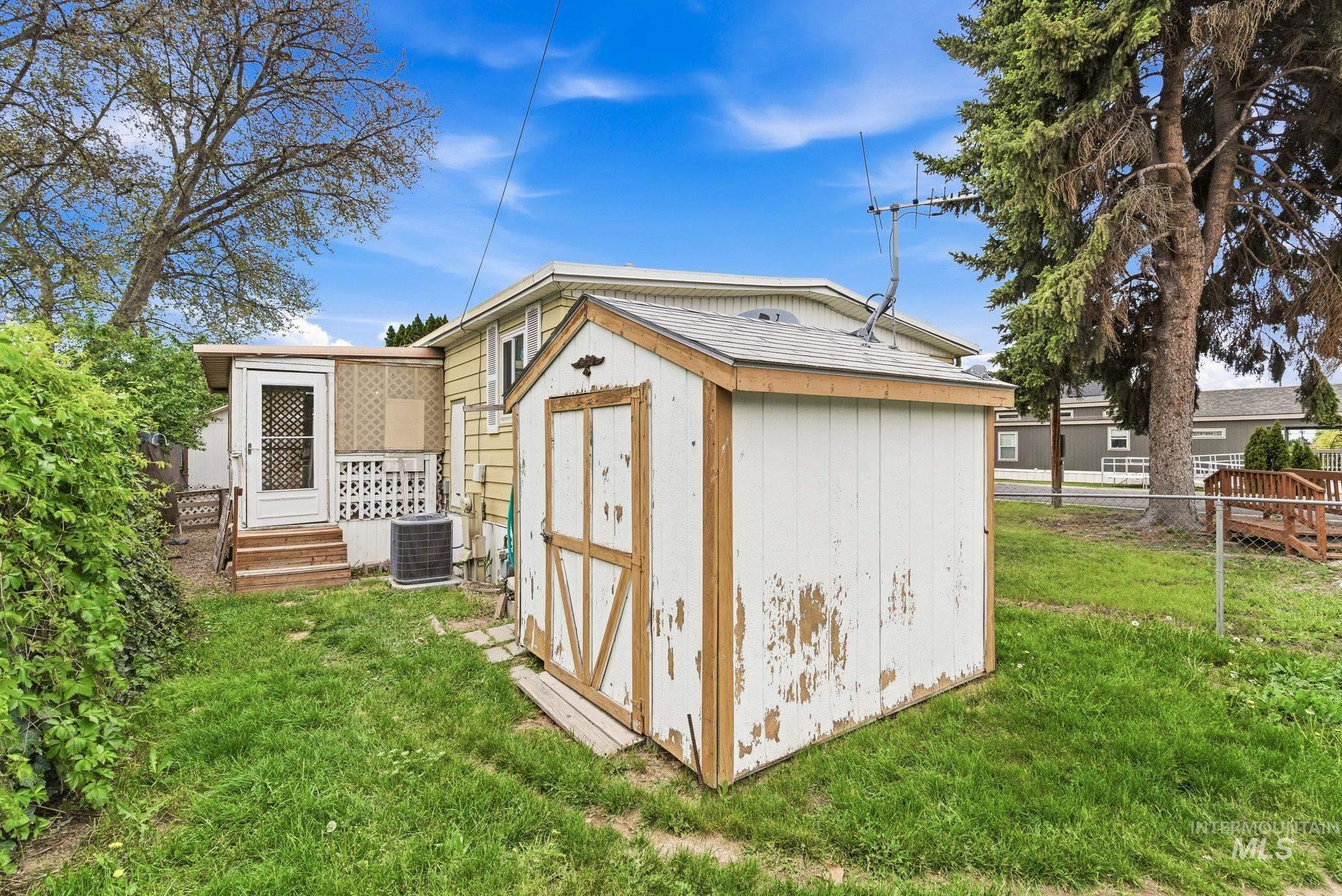 1401 N Midland Blvd, Nampa, Idaho 83651, 3 Bedrooms, 2 Bathrooms, Residential For Sale, Price $89,900,MLS 98985769