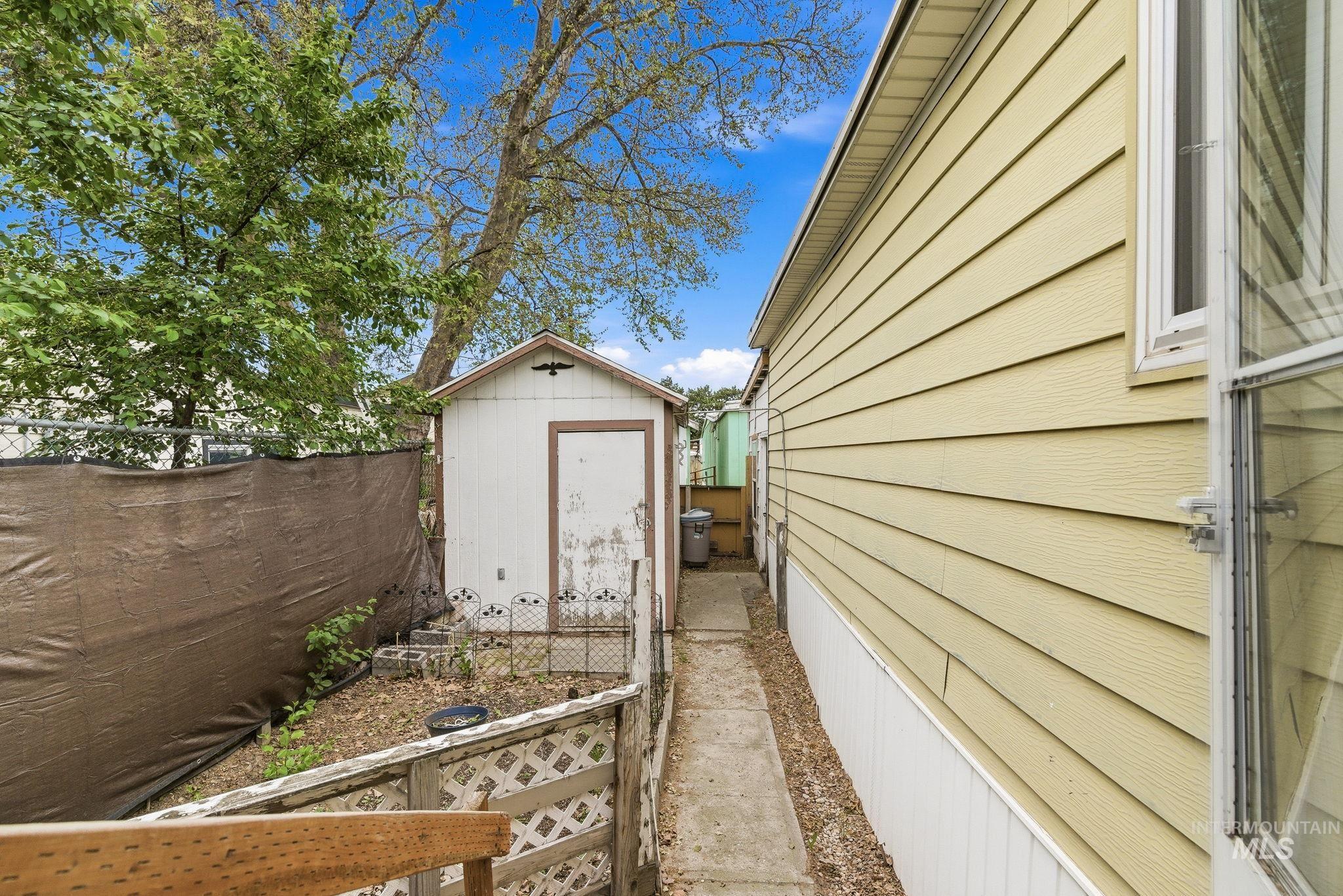 1401 N Midland Blvd, Nampa, Idaho 83651, 3 Bedrooms, 2 Bathrooms, Residential For Sale, Price $89,900,MLS 98985769