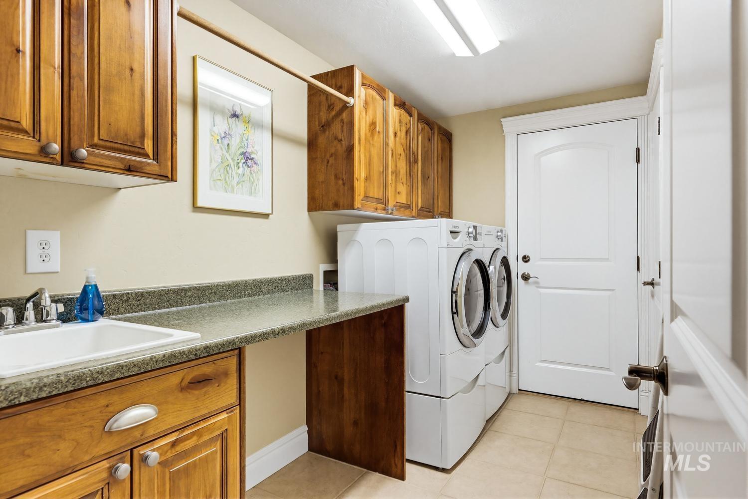 536 W Bogus View Dr, Eagle, Idaho 83616, 3 Bedrooms, 3 Bathrooms, Residential For Sale, Price $1,590,000,MLS 98985770