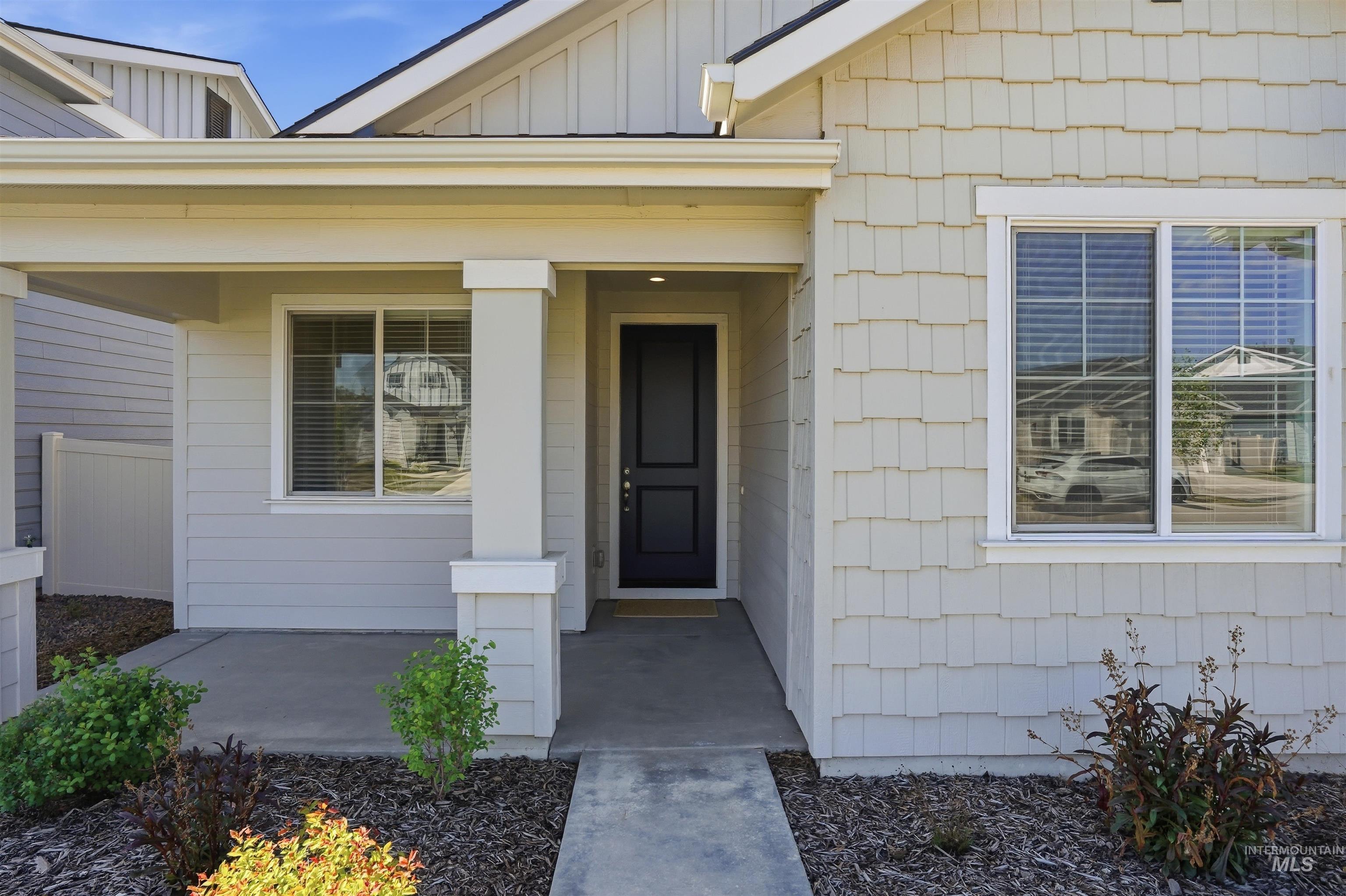 9077 W Bowie Street, Star, Idaho 83669, 3 Bedrooms, 2 Bathrooms, Residential For Sale, Price $499,900,MLS 98985773