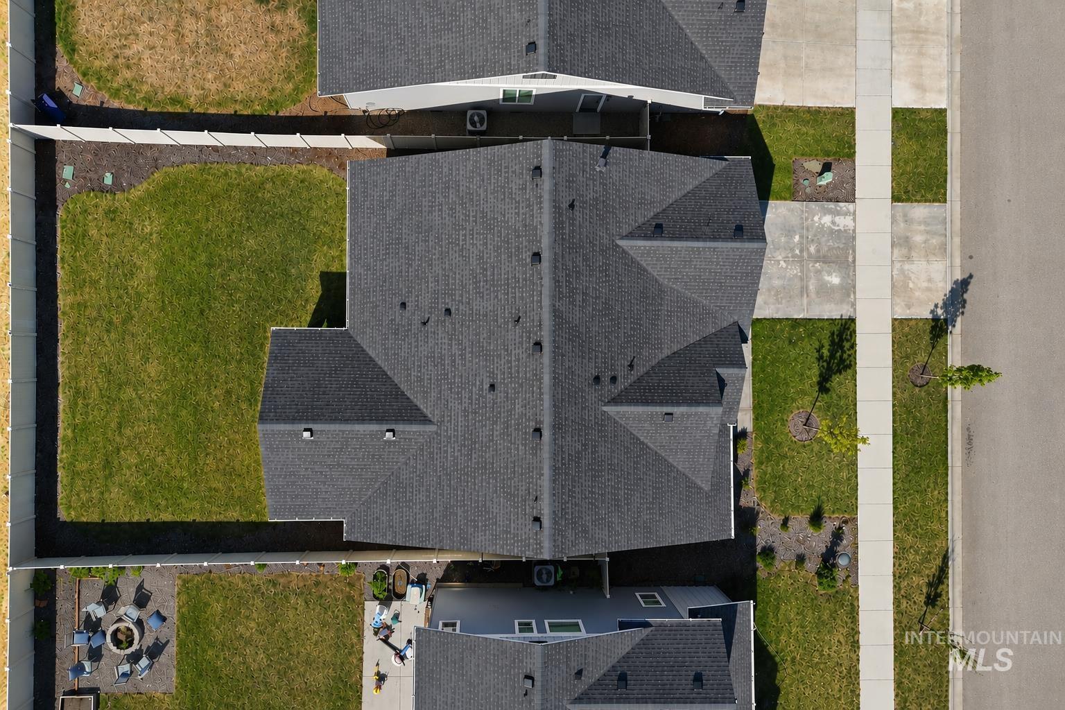 9077 W Bowie Street, Star, Idaho 83669, 3 Bedrooms, 2 Bathrooms, Residential For Sale, Price $499,900,MLS 98985773