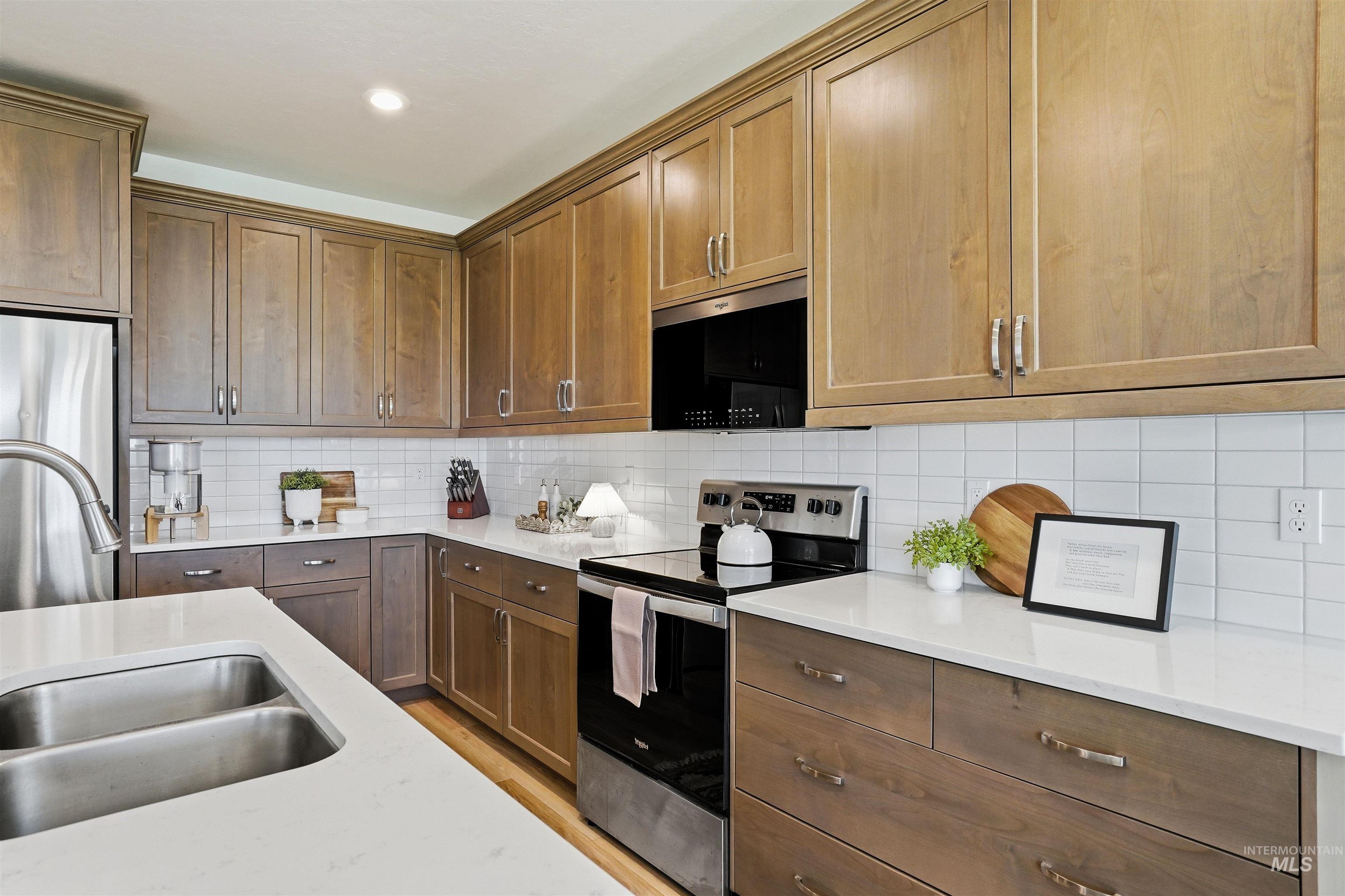 9077 W Bowie Street, Star, Idaho 83669, 3 Bedrooms, 2 Bathrooms, Residential For Sale, Price $499,900,MLS 98985773