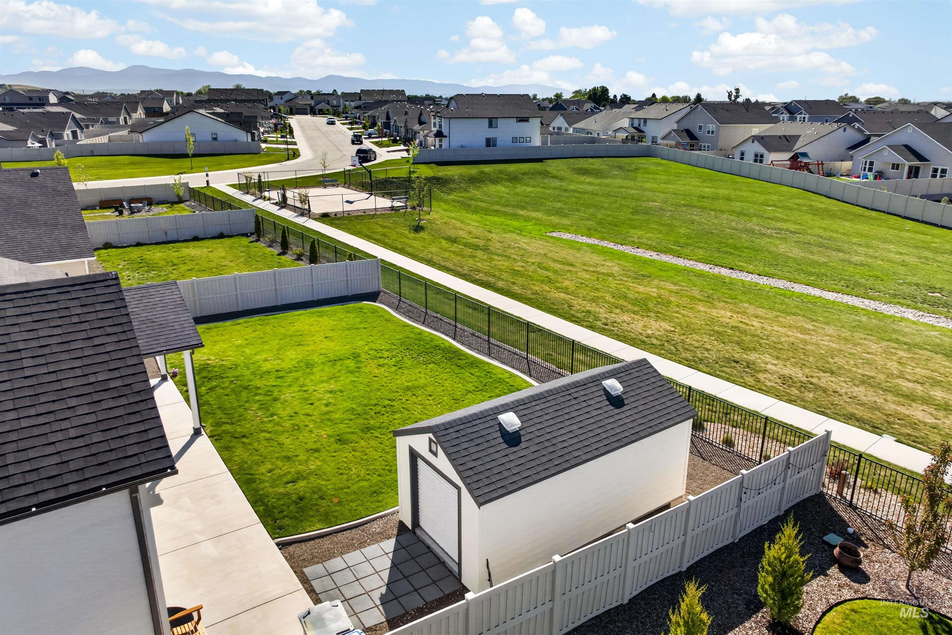 10231 W Trident Ridge Dr, Star, Idaho 83669, 4 Bedrooms, 2 Bathrooms, Residential For Sale, Price $614,537,MLS 98985774