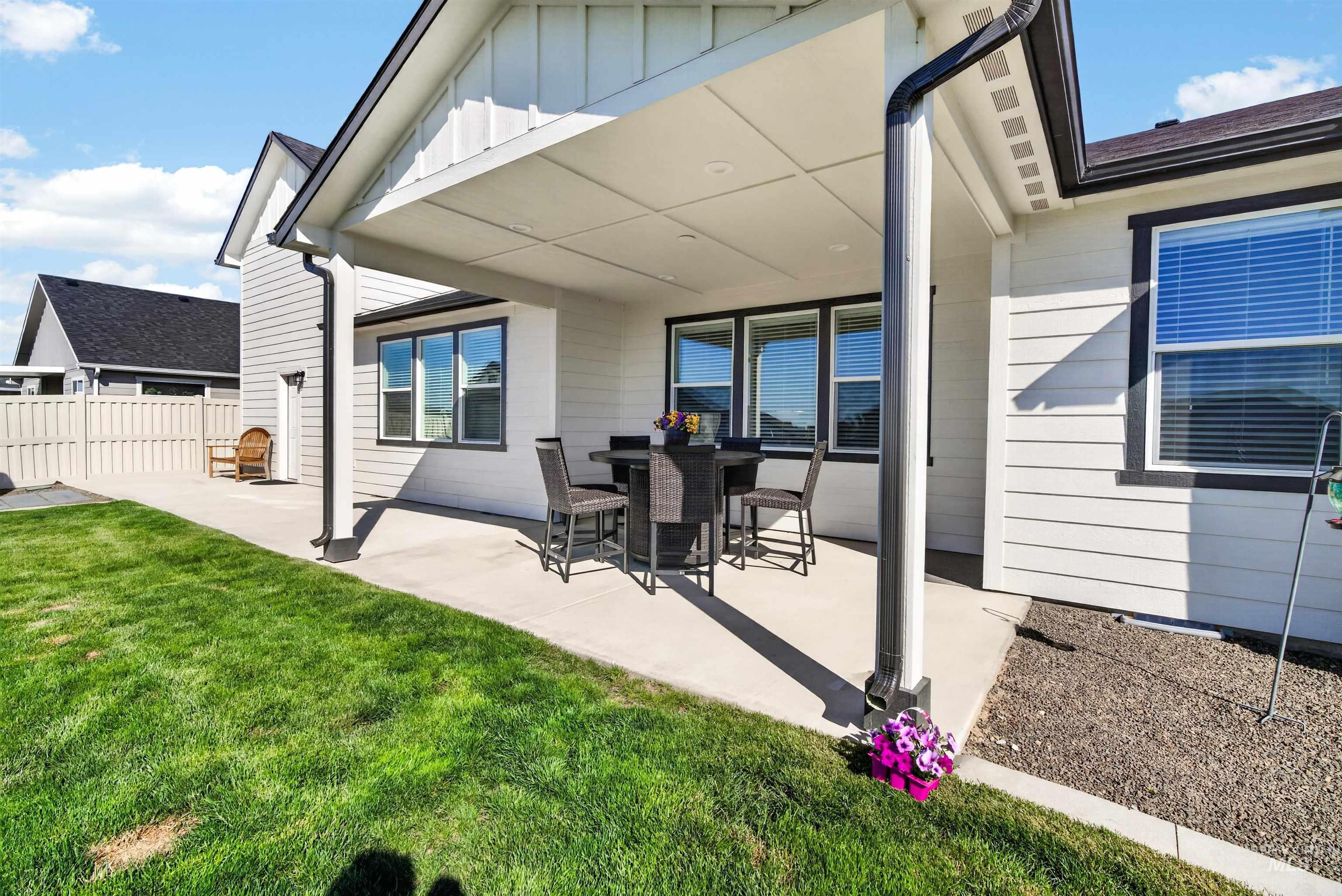 10231 W Trident Ridge Dr, Star, Idaho 83669, 4 Bedrooms, 2 Bathrooms, Residential For Sale, Price $614,537,MLS 98985774