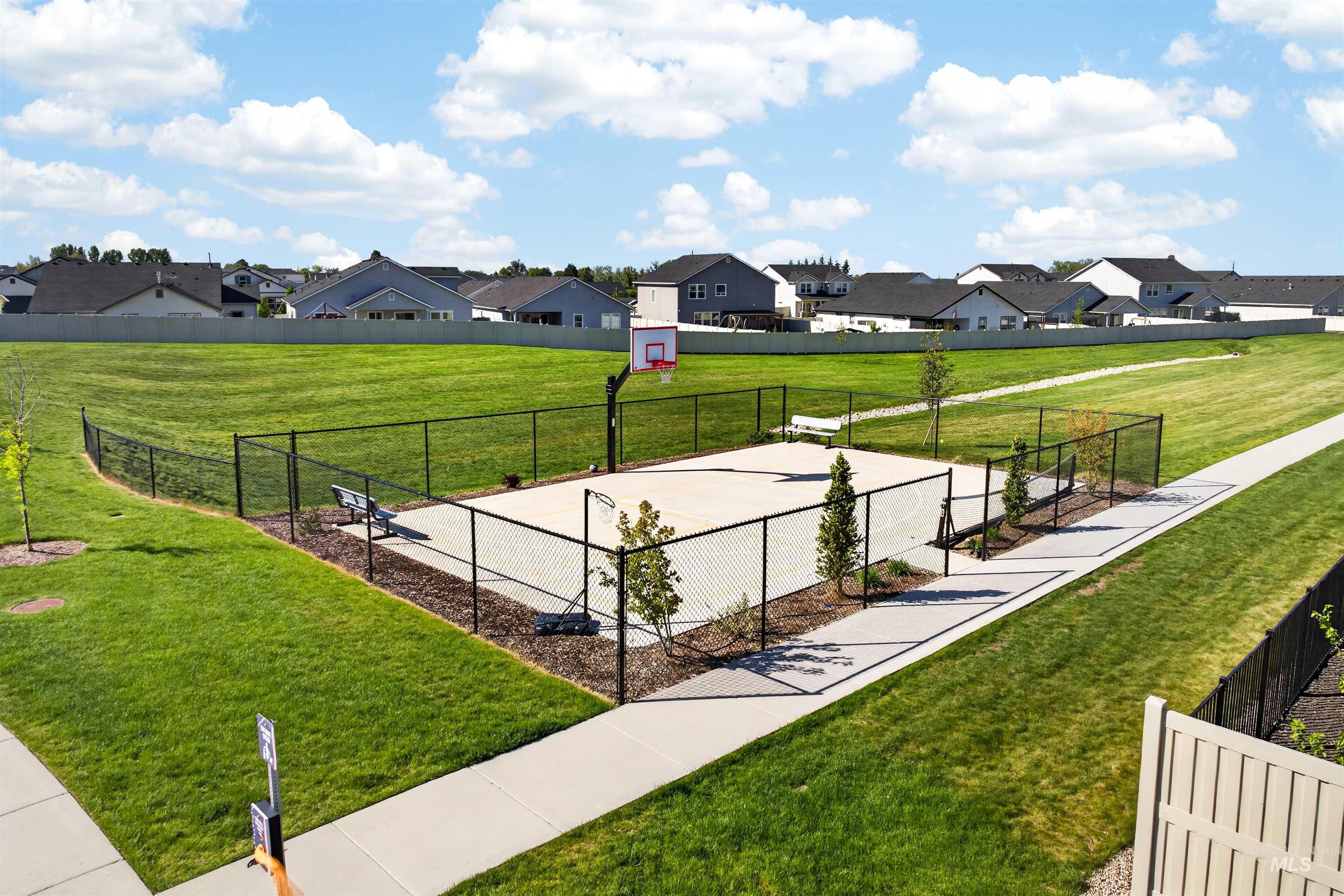 10231 W Trident Ridge Dr, Star, Idaho 83669, 4 Bedrooms, 2 Bathrooms, Residential For Sale, Price $614,537,MLS 98985774