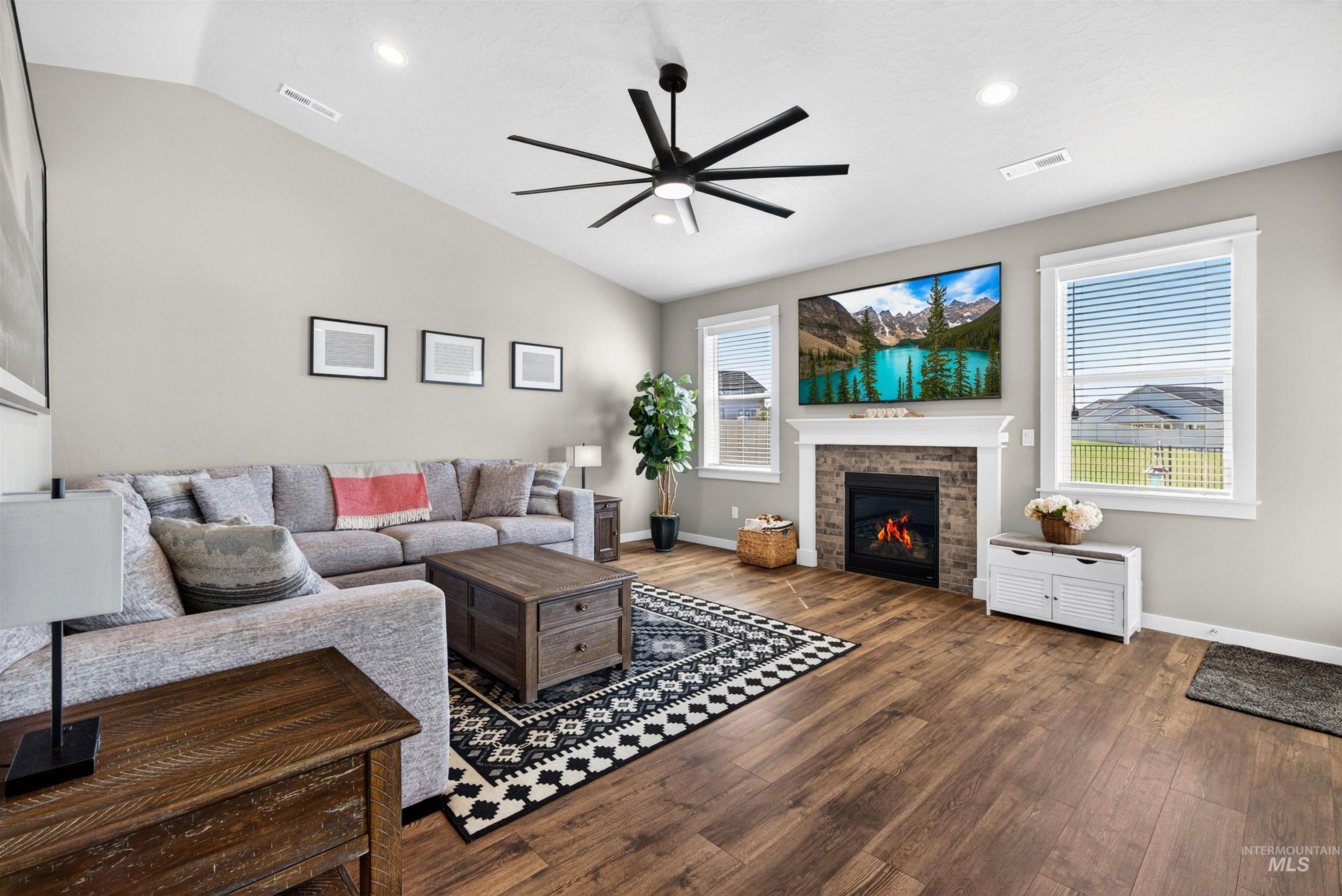 10231 W Trident Ridge Dr, Star, Idaho 83669, 4 Bedrooms, 2 Bathrooms, Residential For Sale, Price $614,537,MLS 98985774