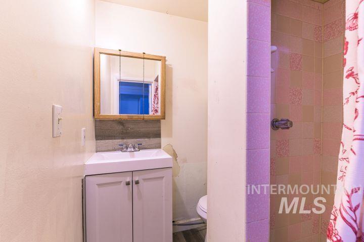 805 1/2 W Richmond St., Boise, Idaho 83706, 3 Bedrooms, 2 Bathrooms, Residential For Sale, Price $429,000,MLS 98985775