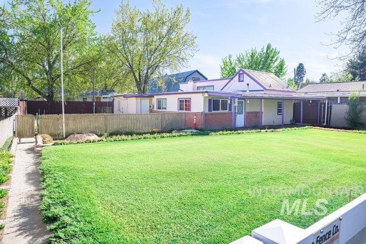 805 1/2 W Richmond St., Boise, Idaho 83706, 3 Bedrooms, 2 Bathrooms, Residential For Sale, Price $429,000,MLS 98985775