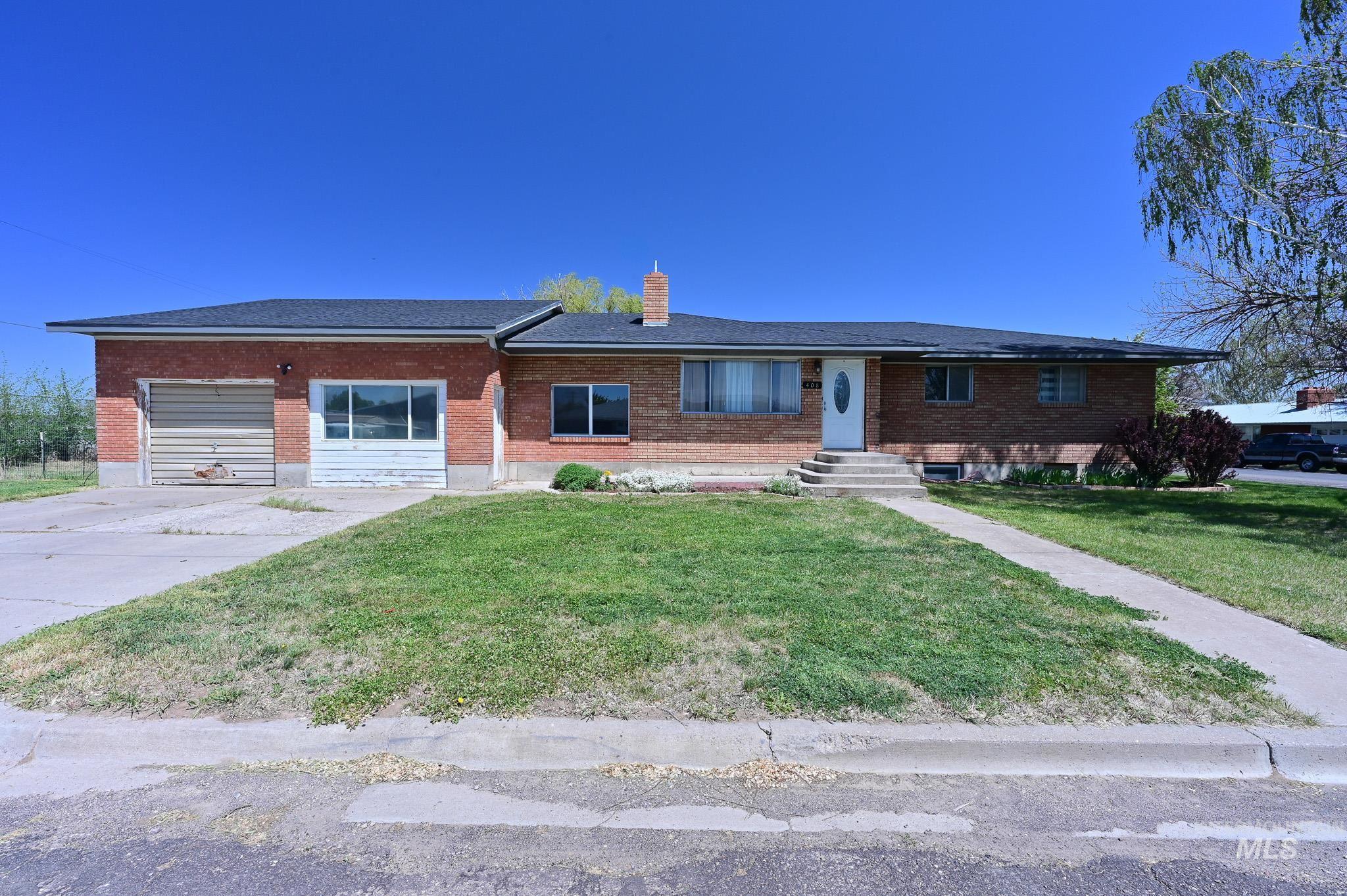 408 W Lincoln, Paul, Idaho 83347-0000, 4 Bedrooms, 2.5 Bathrooms, Residential For Sale, Price $375,000, 98985777