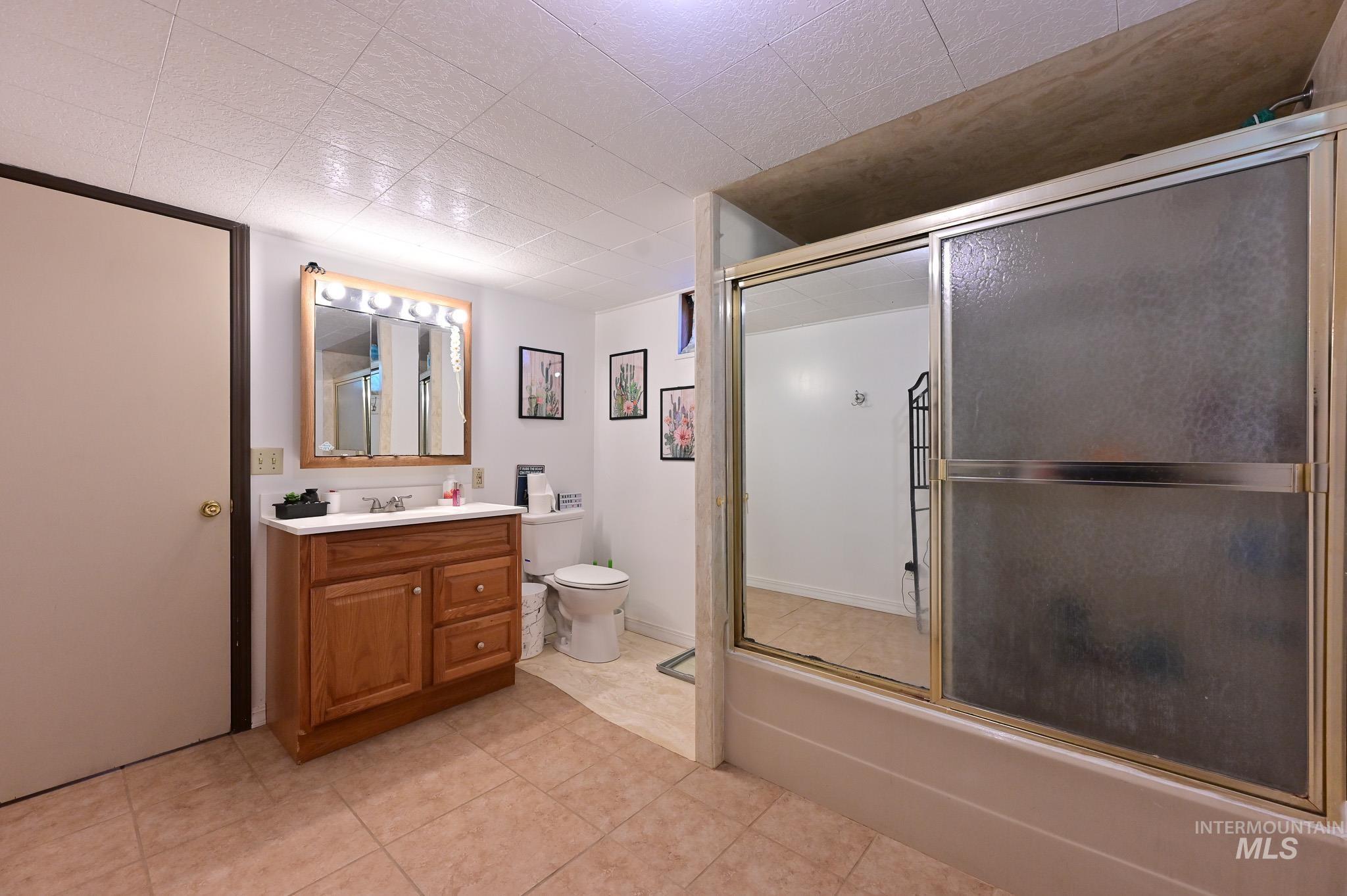 408 W Lincoln, Paul, Idaho 83347-0000, 4 Bedrooms, 2.5 Bathrooms, Residential For Sale, Price $375,000, 98985777