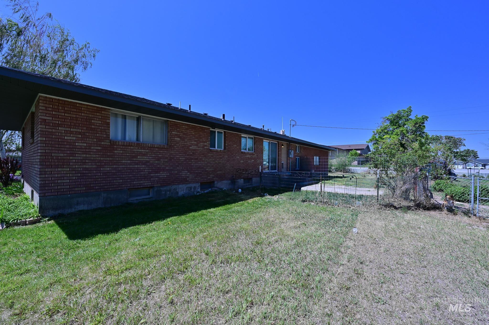 408 W Lincoln, Paul, Idaho 83347-0000, 4 Bedrooms, 2.5 Bathrooms, Residential For Sale, Price $375,000, 98985777