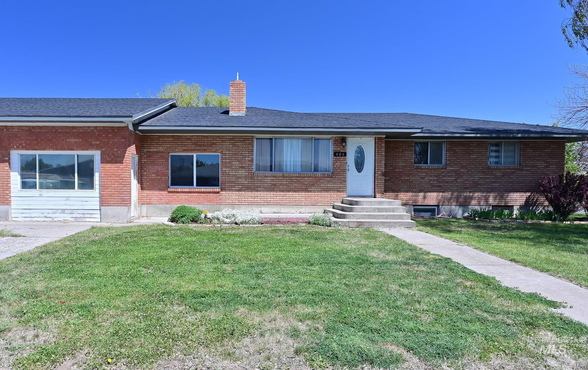 408 W Lincoln, Paul, Idaho 83347-0000, 4 Bedrooms, 2.5 Bathrooms, Residential For Sale, Price $375,000, 98985777