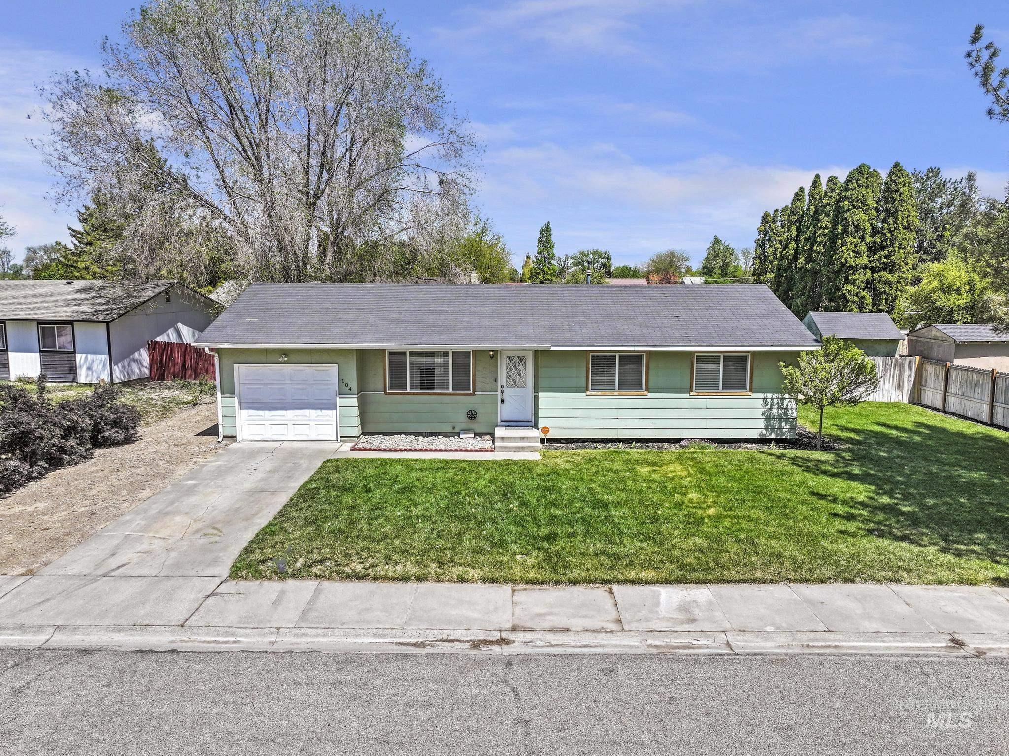 104 Birchwood, Kimberly, Idaho 83341, 3 Bedrooms, 1 Bathroom, Residential For Sale, Price $285,000,MLS 98985780