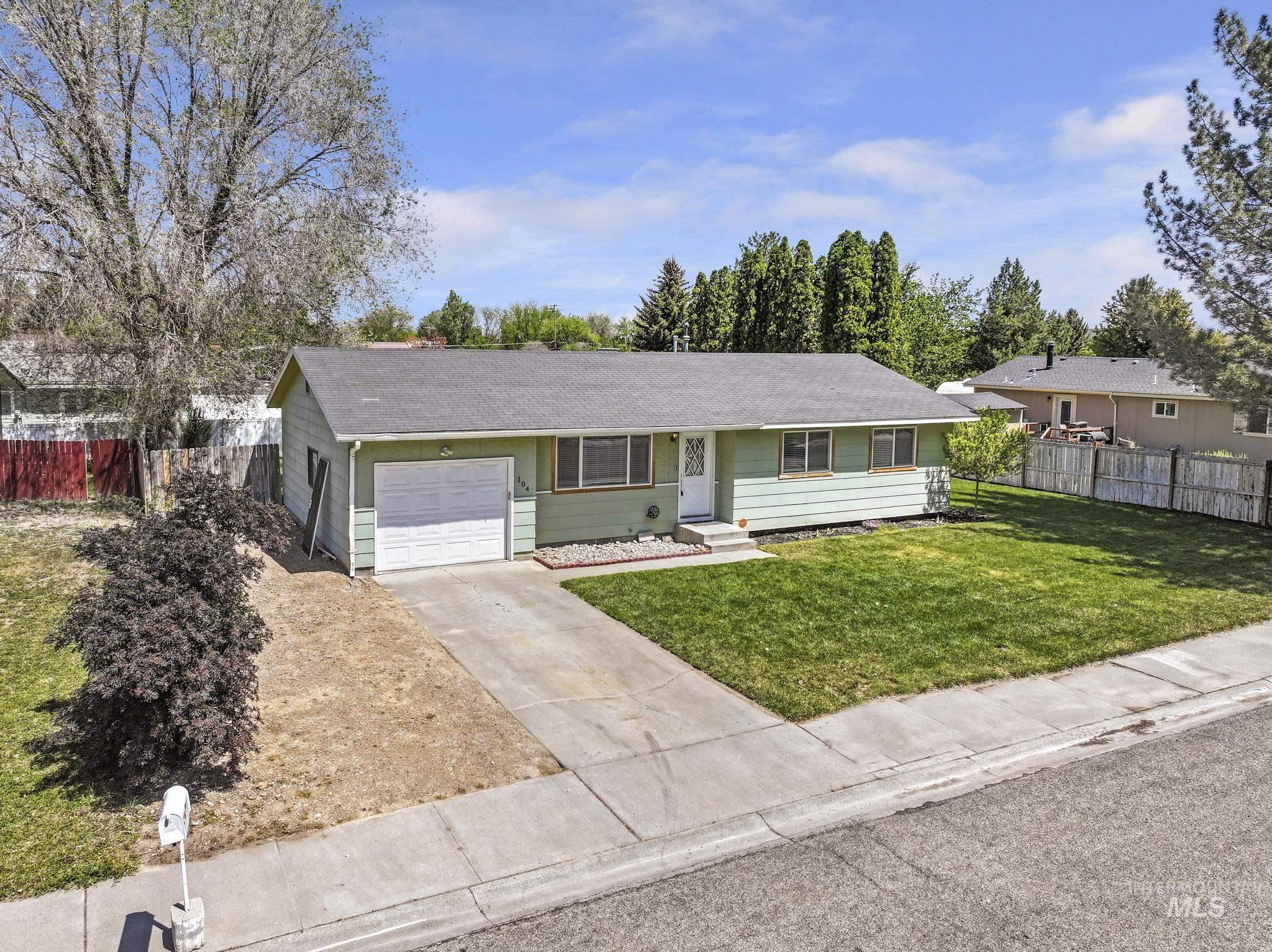 104 Birchwood, Kimberly, Idaho 83341, 3 Bedrooms, 1 Bathroom, Residential For Sale, Price $285,000,MLS 98985780