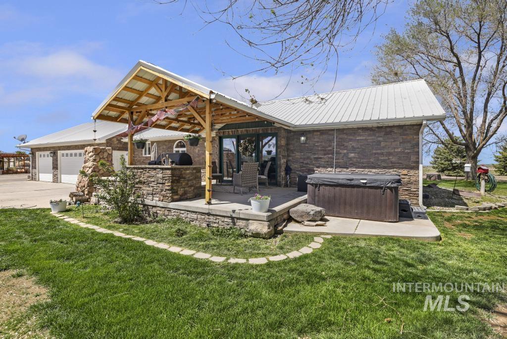 2097 E 2500 N, Twin Falls, Idaho 83301, 4 Bedrooms, 3 Bathrooms, Residential For Sale, Price $900,000,MLS 98985781