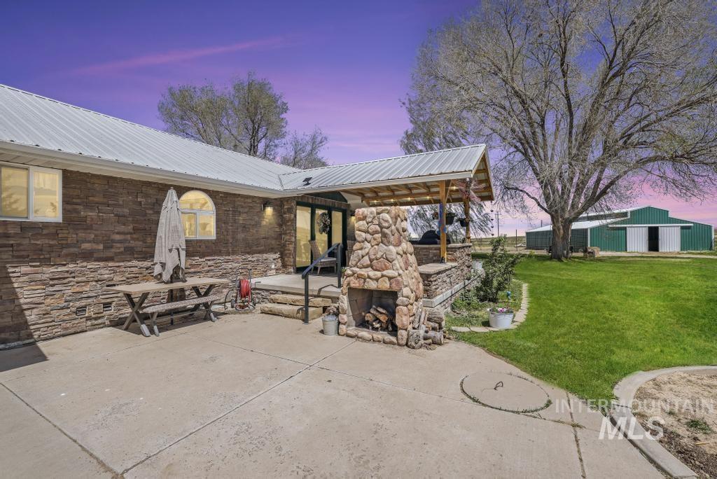 2097 E 2500 N, Twin Falls, Idaho 83301, 4 Bedrooms, 3 Bathrooms, Residential For Sale, Price $799,900, 98985781