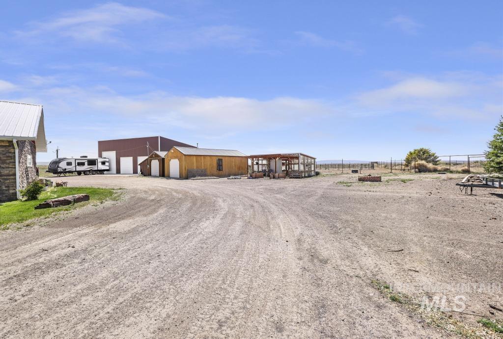 2097 E 2500 N, Twin Falls, Idaho 83301, 4 Bedrooms, 3 Bathrooms, Residential For Sale, Price $900,000,MLS 98985781