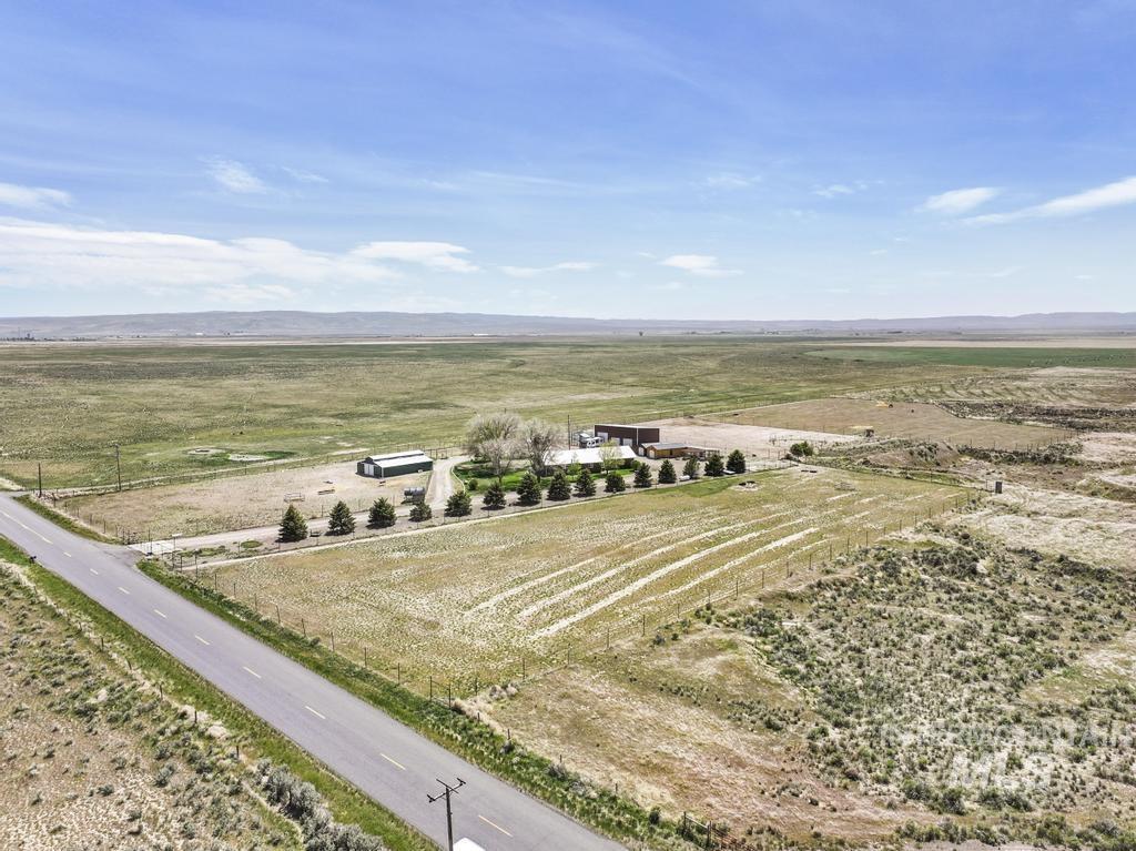 2097 E 2500 N, Twin Falls, Idaho 83301, 4 Bedrooms, 3 Bathrooms, Residential For Sale, Price $900,000,MLS 98985781