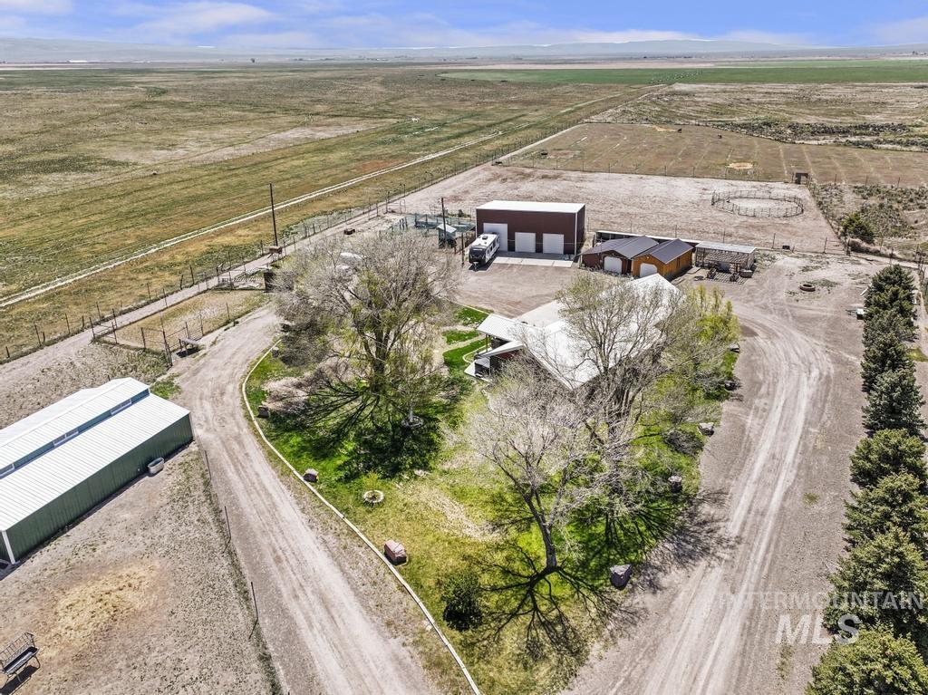 2097 E 2500 N, Twin Falls, Idaho 83301, 4 Bedrooms, 3 Bathrooms, Residential For Sale, Price $900,000,MLS 98985781