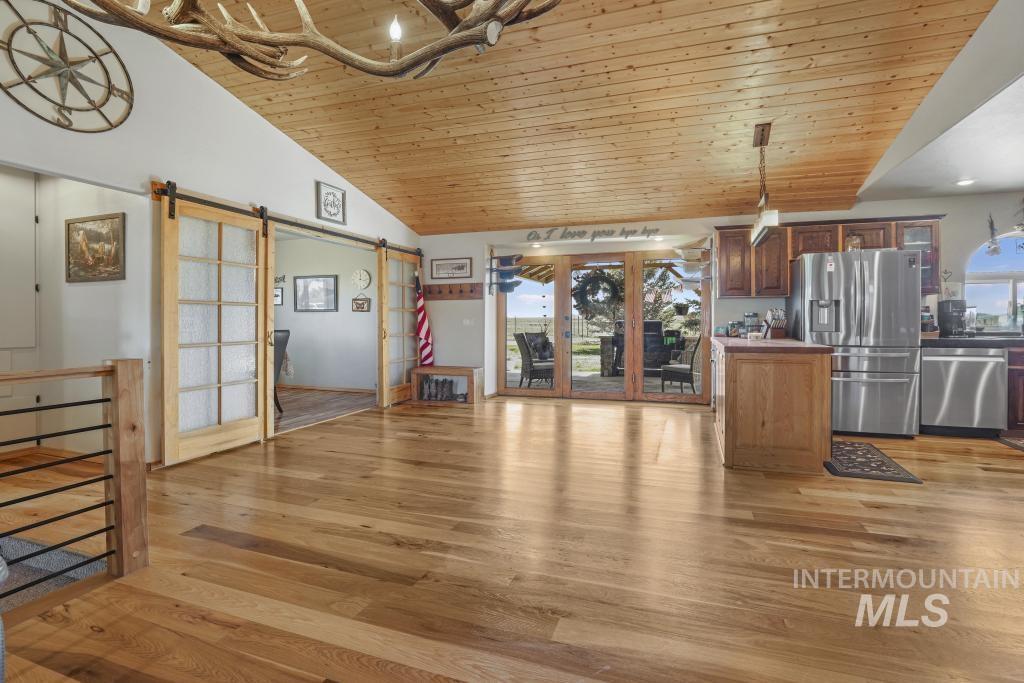 2097 E 2500 N, Twin Falls, Idaho 83301, 4 Bedrooms, 3 Bathrooms, Residential For Sale, Price $900,000,MLS 98985781