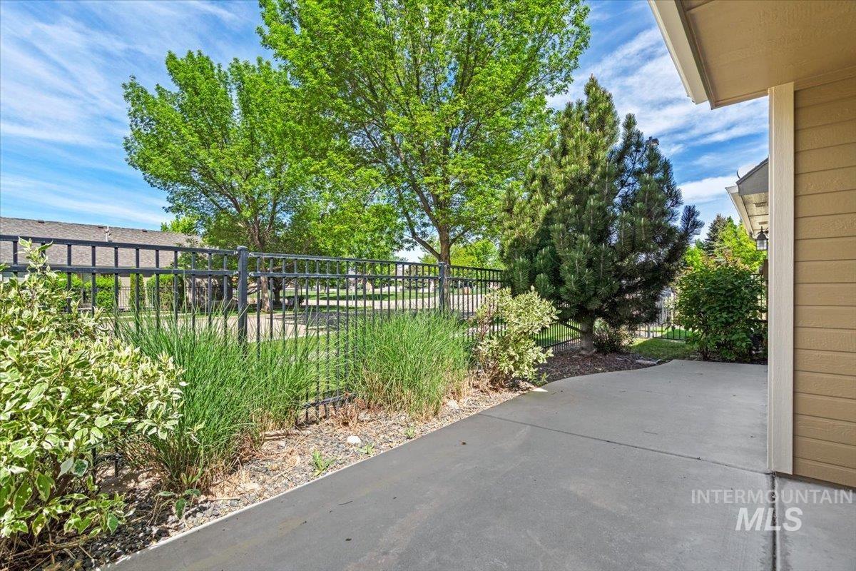 2763 E Deerhill Dr, Meridian, Idaho 83642, 3 Bedrooms, 2.5 Bathrooms, Residential For Sale, Price $495,000, 98985785