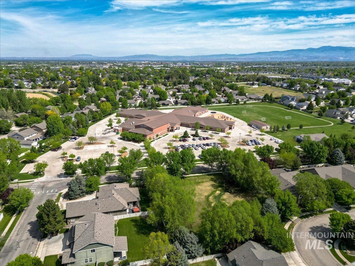2763 E Deerhill Dr, Meridian, Idaho 83642, 3 Bedrooms, 2.5 Bathrooms, Residential For Sale, Price $495,000, 98985785