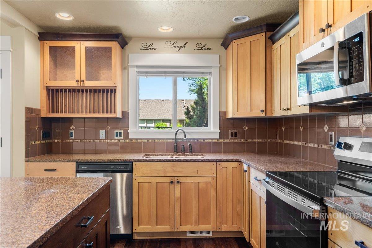2763 E Deerhill Dr, Meridian, Idaho 83642, 3 Bedrooms, 2.5 Bathrooms, Residential For Sale, Price $495,000, 98985785