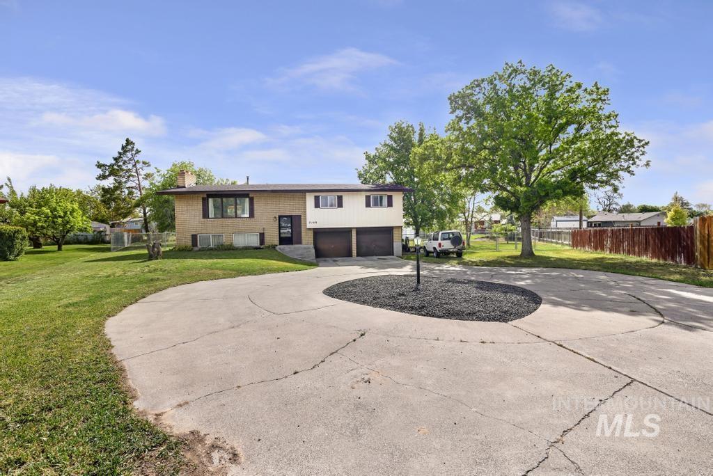 2148 Alta Vista Circle, Twin Falls, Idaho 83301, 4 Bedrooms, 2 Bathrooms, Residential For Sale, Price $390,000,MLS 98985787