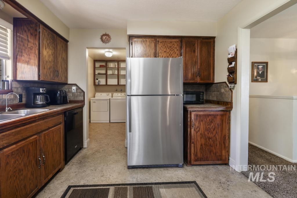 2148 Alta Vista Circle, Twin Falls, Idaho 83301, 4 Bedrooms, 2 Bathrooms, Residential For Sale, Price $390,000,MLS 98985787