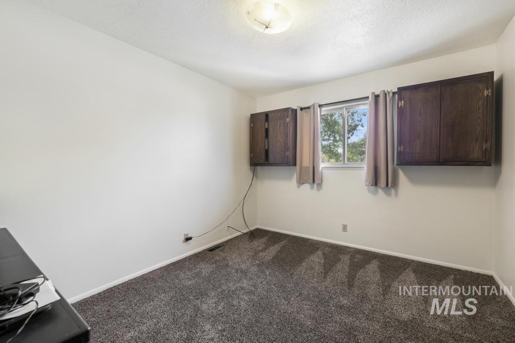2148 Alta Vista Circle, Twin Falls, Idaho 83301, 4 Bedrooms, 2 Bathrooms, Residential For Sale, Price $390,000,MLS 98985787