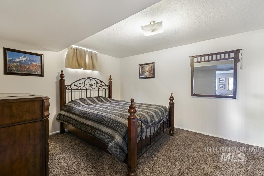 2148 Alta Vista Circle, Twin Falls, Idaho 83301, 4 Bedrooms, 2 Bathrooms, Residential For Sale, Price $390,000,MLS 98985787