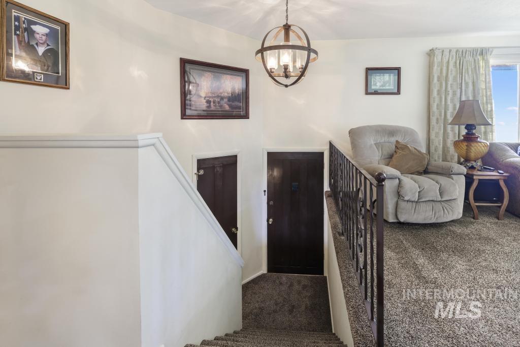 2148 Alta Vista Circle, Twin Falls, Idaho 83301, 4 Bedrooms, 2 Bathrooms, Residential For Sale, Price $390,000,MLS 98985787