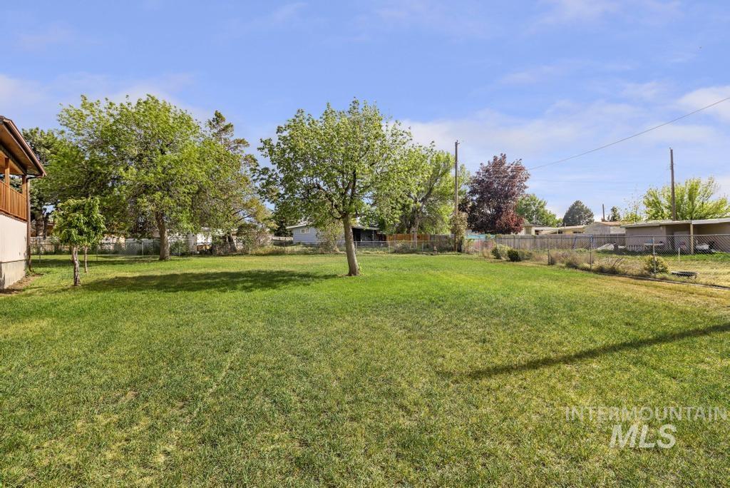 2148 Alta Vista Circle, Twin Falls, Idaho 83301, 4 Bedrooms, 2 Bathrooms, Residential For Sale, Price $390,000,MLS 98985787