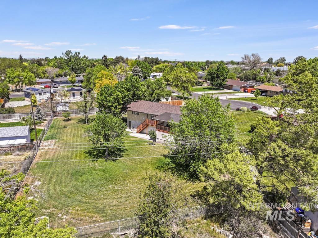 2148 Alta Vista Circle, Twin Falls, Idaho 83301, 4 Bedrooms, 2 Bathrooms, Residential For Sale, Price $390,000,MLS 98985787