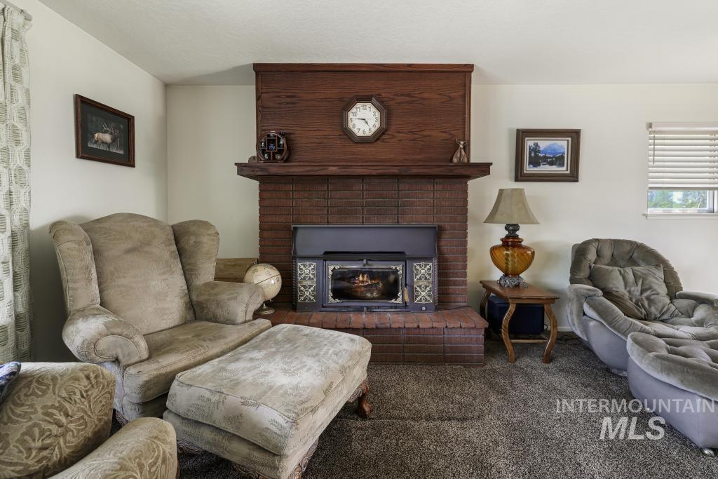 2148 Alta Vista Circle, Twin Falls, Idaho 83301, 4 Bedrooms, 2 Bathrooms, Residential For Sale, Price $390,000,MLS 98985787