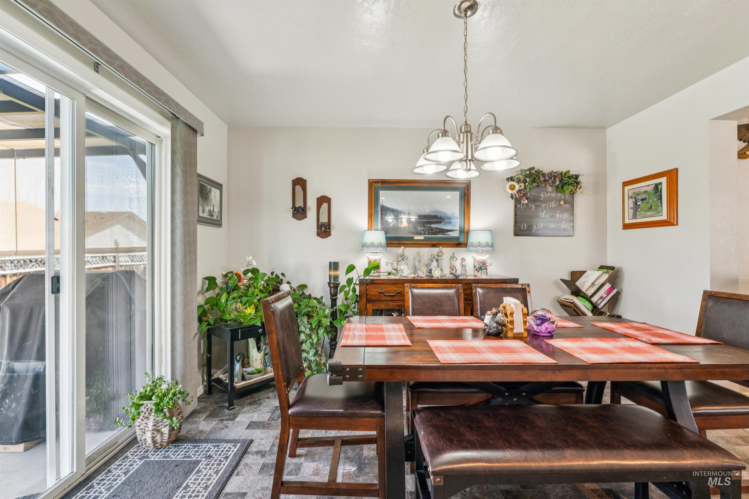 11670 Cambria St., Caldwell, Idaho 83605, 3 Bedrooms, 2 Bathrooms, Residential For Sale, Price $385,000,MLS 98985790